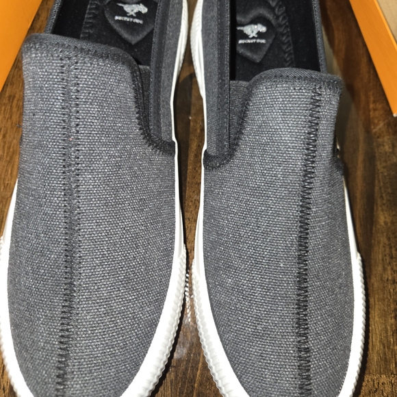 Rocket Dog Womens 9M Black Slip-On Canvas Shoes. New In Box - Picture 3 of 10
